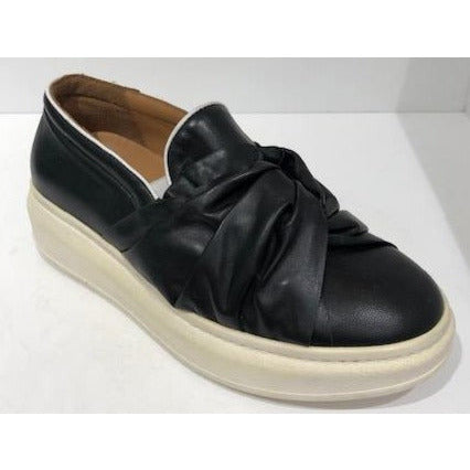 Leather Knot Slip On 8845